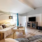 Pierre Et Espace Bien Etre Holiday home Vertheuil-en-Medoc