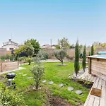 Pierre Et Espace Bien Etre Holiday home Vertheuil-en-Medoc
